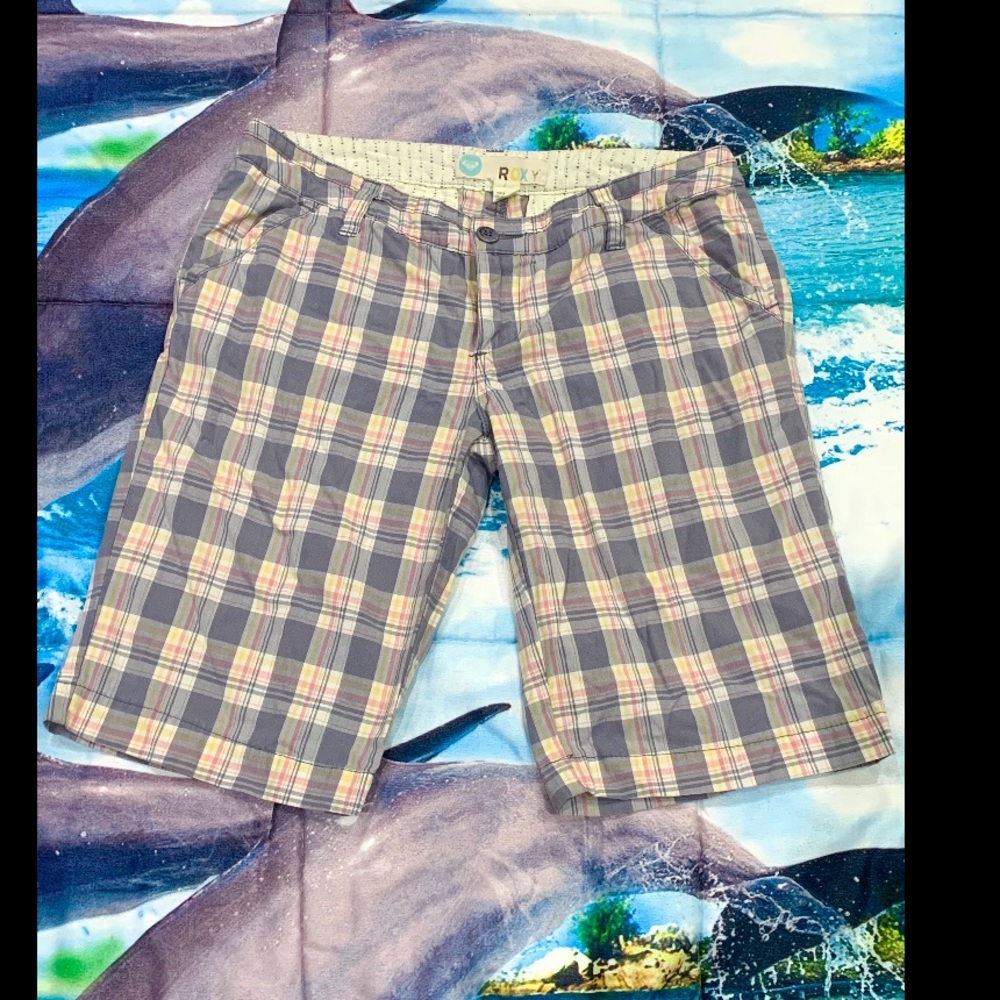 Roxy White, Gray, Pink, Yellow Capris, Used